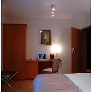 https://hotel-south-charleroi-airport.hotelsghent.com